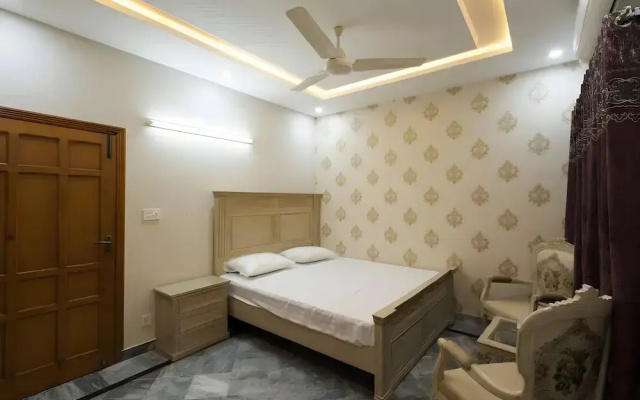 Midway Guest House and Hotel