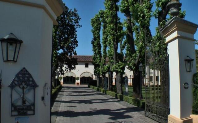 Отель Romantik Hotel Villa Margherita Италия, Мира - отзывы, цены и фото номеров - забронировать отель Romantik Hotel Villa Margherita онлайн вид на фасад