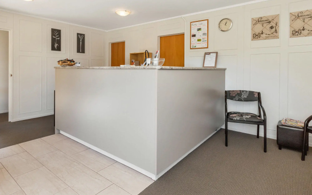 Kingswood Manor Motel