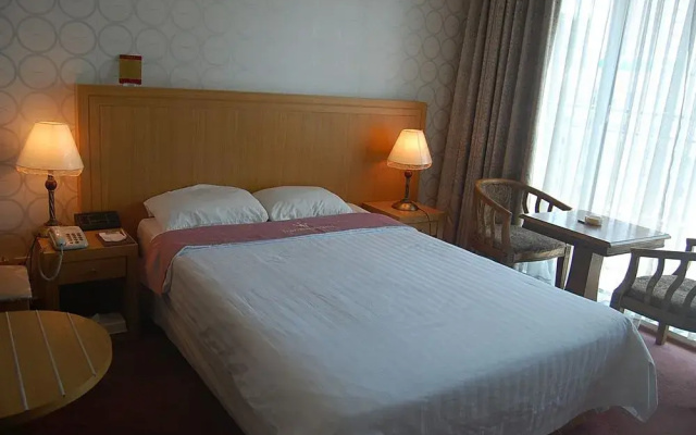 Lord Beach Hotel