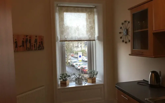 Great location 1 Bedroom Scotstoun Flat
