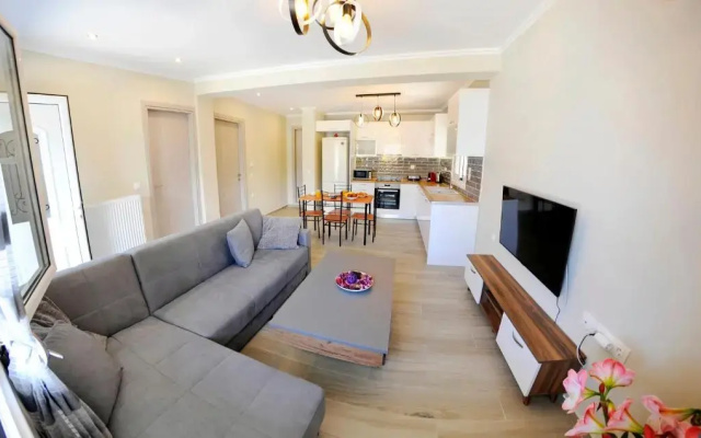 Spiros House and Studios
