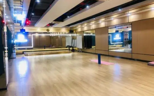 Gladden Hotel (Fenggang Town)