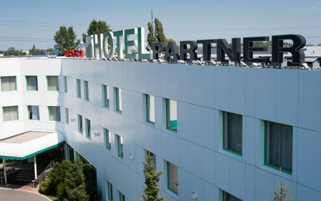 Hotel Partner вид на фасад