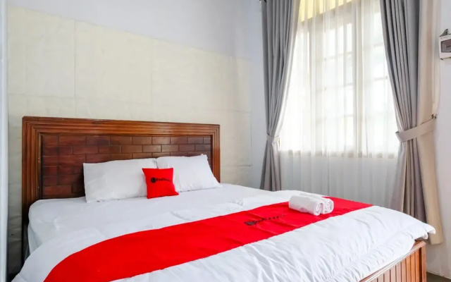RedDoorz @ Bluerose Homestay Tambi Dieng