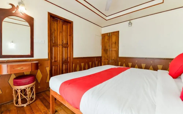 OYO 23047 Rkv Golden Petal Houseboat 3 Bhk