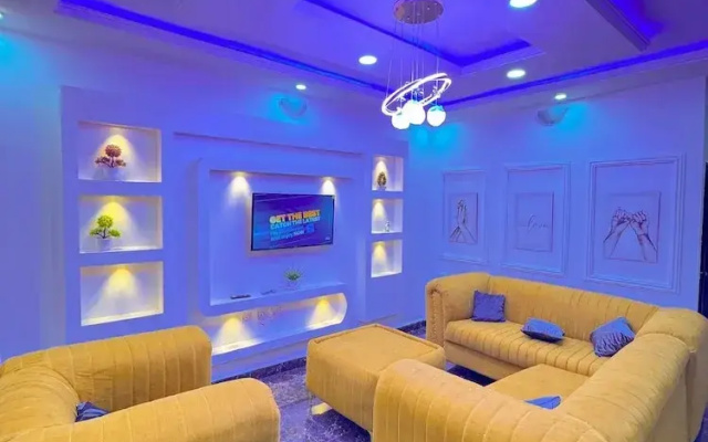 A Luxurious Single Room - The Paletinos
