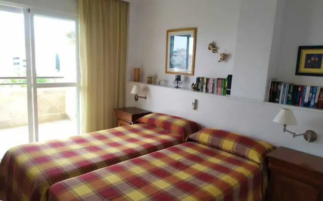Lovely, Sunny, Secure, Panoramic Seaview Apart With Wifi