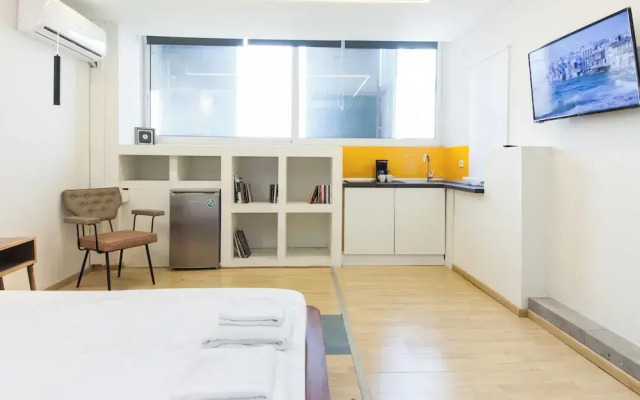 Minimalist Modern Nea Kifisia Studio
