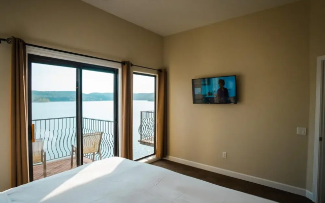 2 Bedroom Lake View Villa - Unit 409