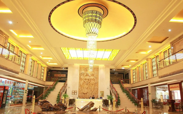 Vienna International Hotel（Guangxi Guilin Yangsuo West Street and Ten-mile Gallery）