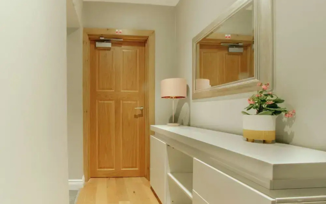 Luxe Living in Sheffield City by Avo Apartment