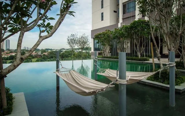 Dashing 1BR Next To Surian MRT