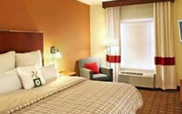 Capital Circle Inn and Suites