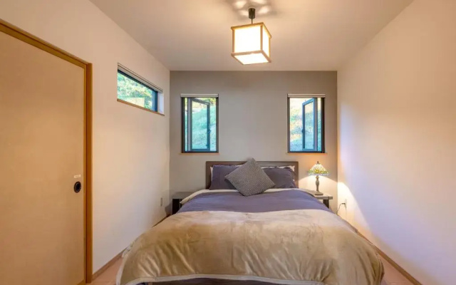 Toya Cliff House