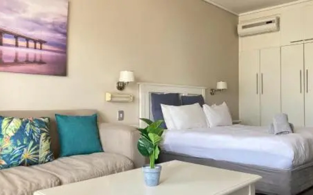 Holiday Paradise @ 252 Brookes Hill Suites
