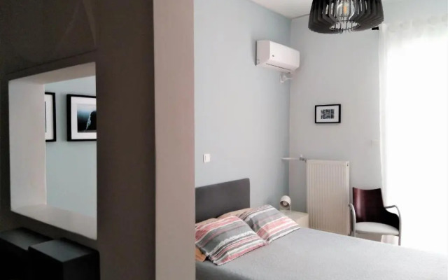 Athens Pangrati modern apt 10min to metro
