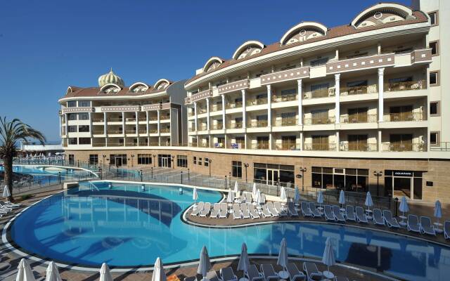Отель Kirman Belazur Resort And Spa Богазкент вид на фасад