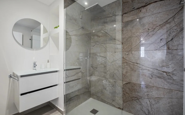 Lido Sunrise Apartment by Homie