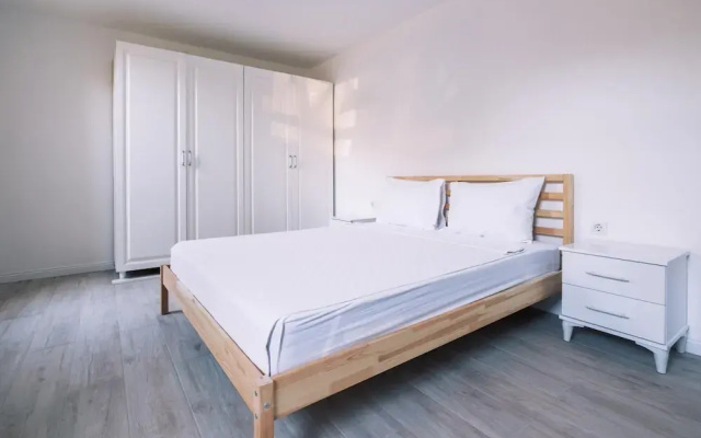 Comfy Flat w Patio 3 min to Beach in Bodrum