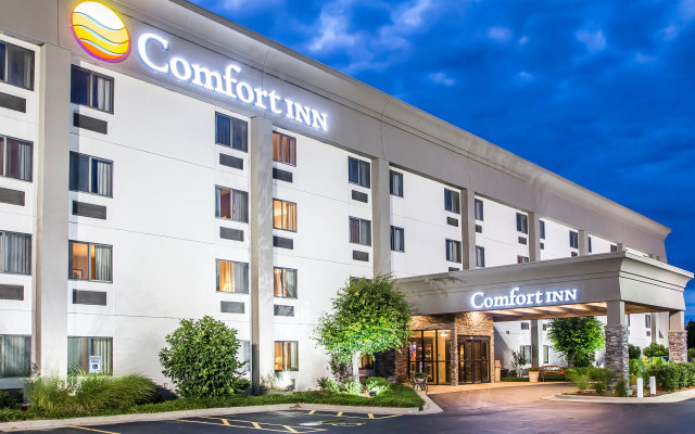 Отель Comfort Inn South - Springfield США, Спрингфилд - отзывы, цены и фото номеров - забронировать отель Comfort Inn South - Springfield онлайн вид на фасад