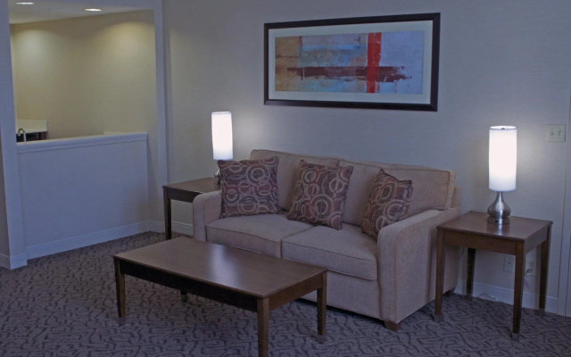 Doubletree by Hilton Hotel Norfolk Airport
