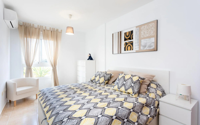 Home2Book Beautiful Duplex Parque La Reina + Wifi
