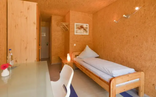 Hotel Vicinity