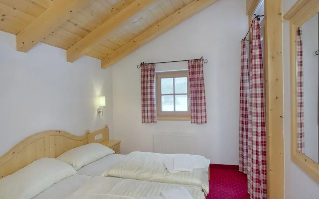 Chalet in Konigsleiten Near Ski Bus & Pool