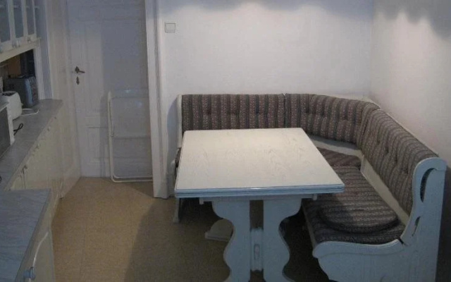 Carlton Suites