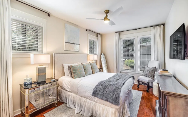 1299 Laurel Grove 3 Bedroom Home by RedAwning