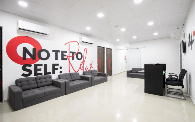 Oyo Townhouse 427 Gokul Solitaire VIP Rd