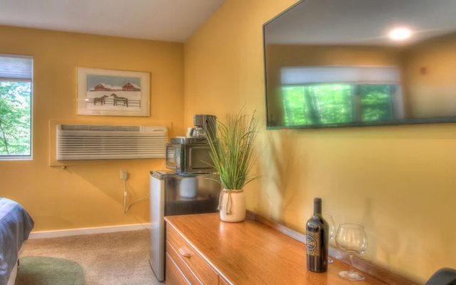 Kcis 323 - Killington Studio: Location! Location!