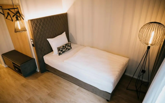 LOOM Hotel & Skybar