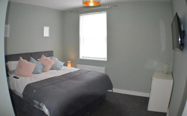 Birkenhead - 2 Bedroom House