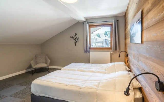 Chalet in Auris-en-oisans With Balcony