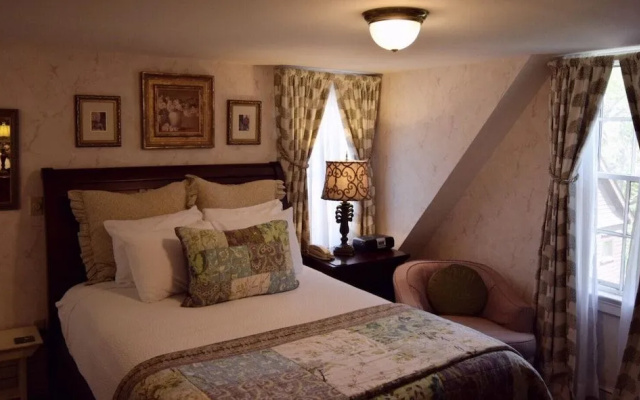 Ivy Lodge Bed & Breakfast
