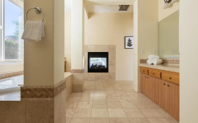 80364 La Quinta 5 Br Home