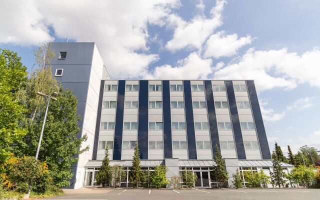 Отель Ramada by Wyndham Hannover Германия, Ганновер - отзывы, цены и фото номеров - забронировать отель Ramada by Wyndham Hannover онлайн вид на фасад