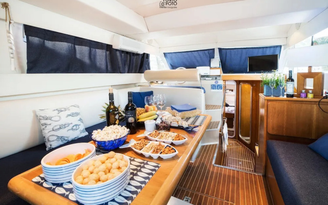 Lullaby boat&breakfast