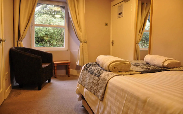 Ben Lawers Hotel