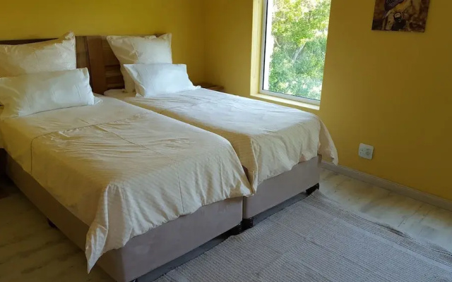 Superior 4-star-apartment Graded by Aa and Tgcsa Close to Constantia Wineroute