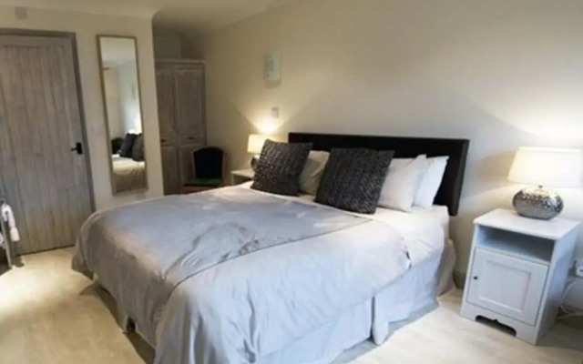 The Live and Let Live Country Inn