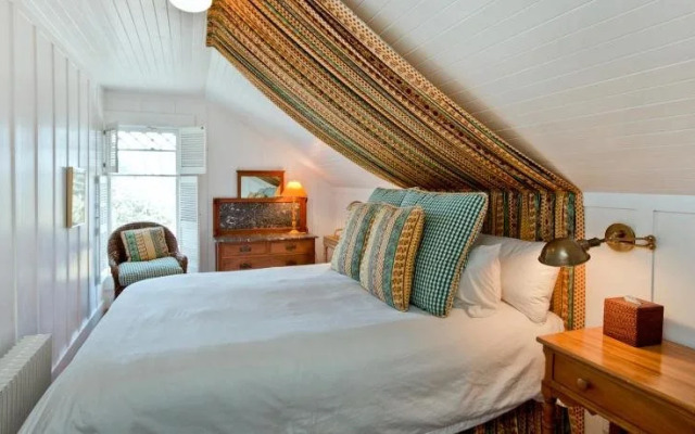Sea View Inn - Carmel