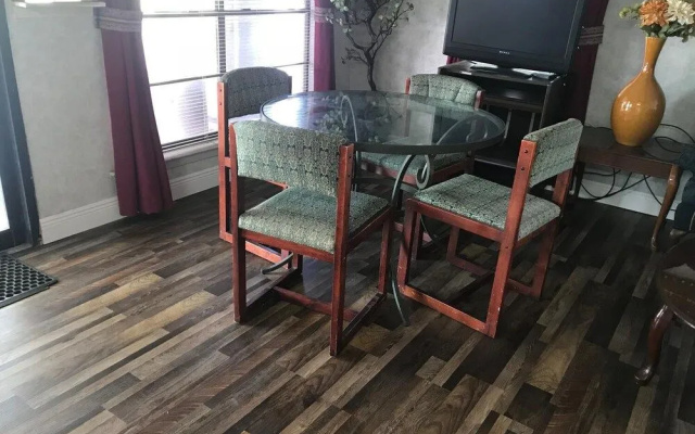 Executive Inn