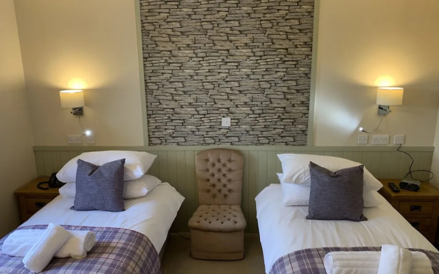 Standing Stones Hotel