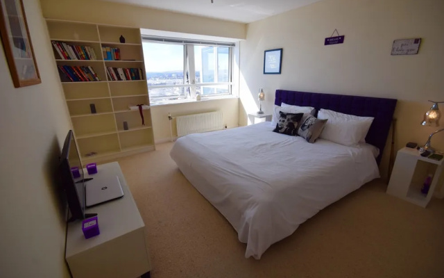 Isabella Penthouse 15th Floor, Seafront