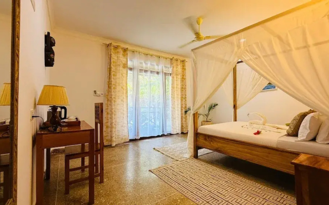 Moya Beach Hotel