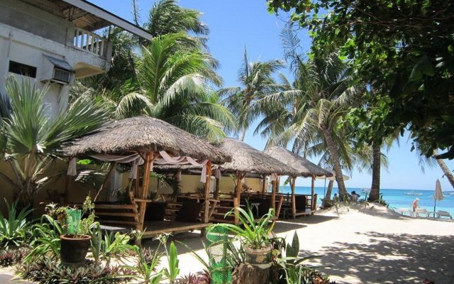 Orinda Beach Resort