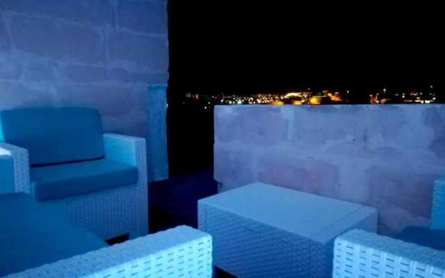 Kharmen A 1565s House with Seaviews
